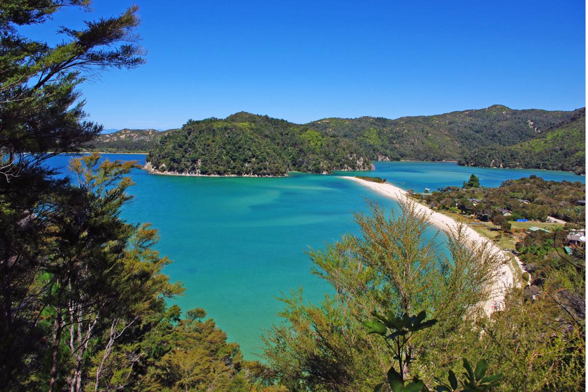 Walking the Abel Tasman track took me 3 glorious days