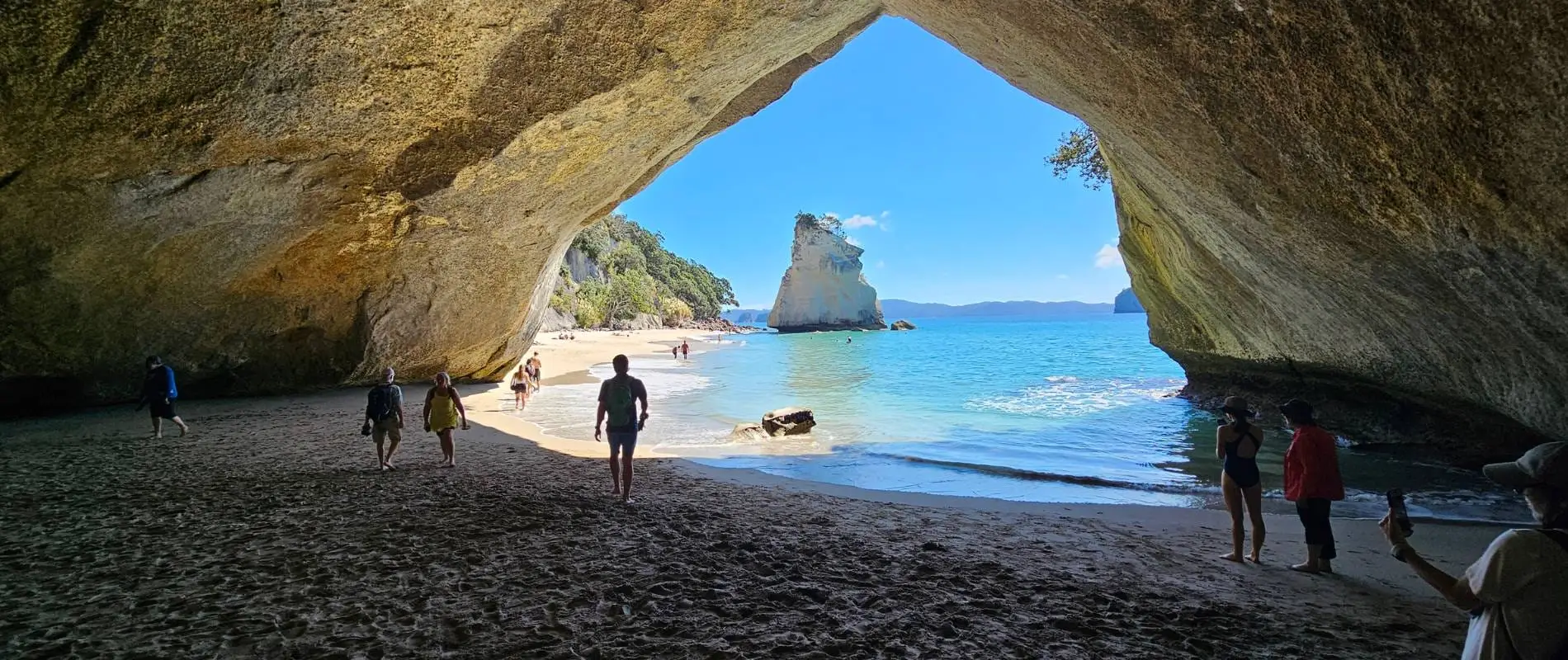 Cathedral Cove Lookout and Beach